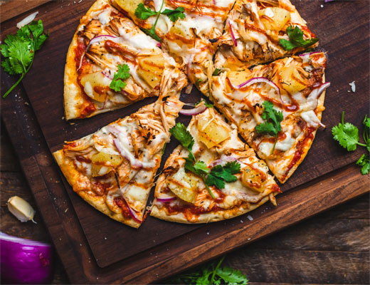 Піца Гавайська з куркою та ананасами: Рецепт