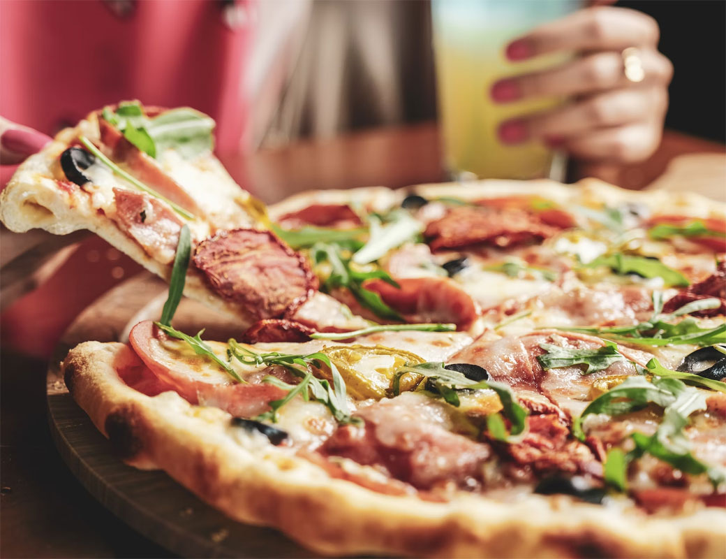Классическая итальянская пицца: рецепт с тонким тестом и ароматным соусом